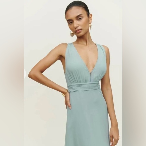Reformation Rosalind Green Sleeveless Plunge Gown - Picture 3 of 10